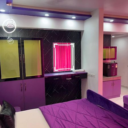 Dolphin Inn & Suites Manhattan Lucknow Exterior foto