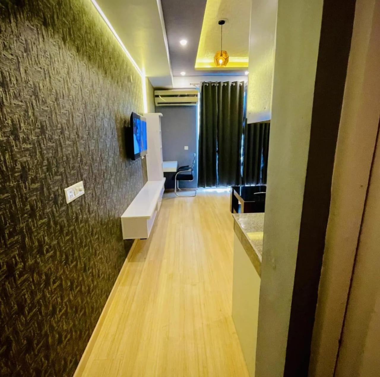 Dolphin Inn & Suites Manhattan Lucknow Exterior foto